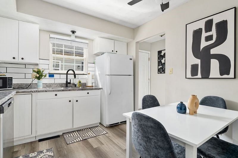 Furnished Finder property 577808_1 photo 2