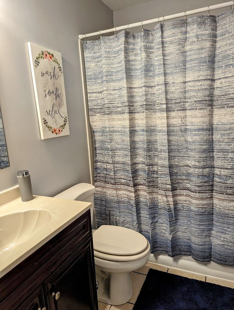 Full Bathroom Upstairs