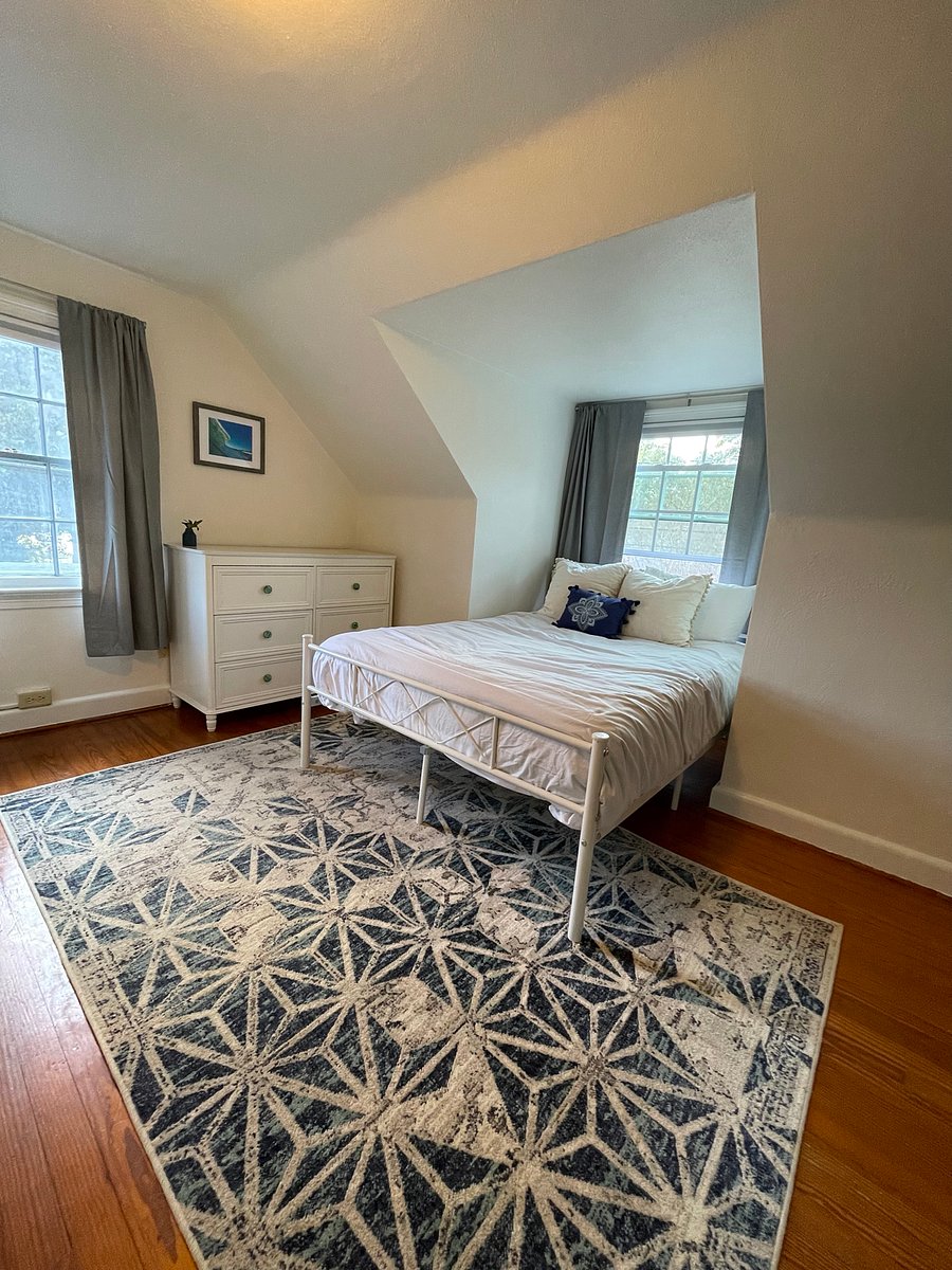 Bedroom 4 Full Bed, upstairs with half bathroom attached