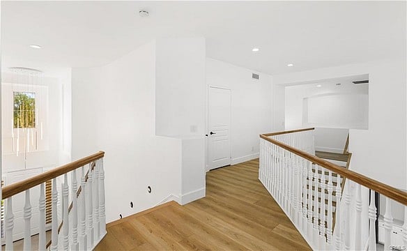 Furnished Finder property 578022_1 photo 42