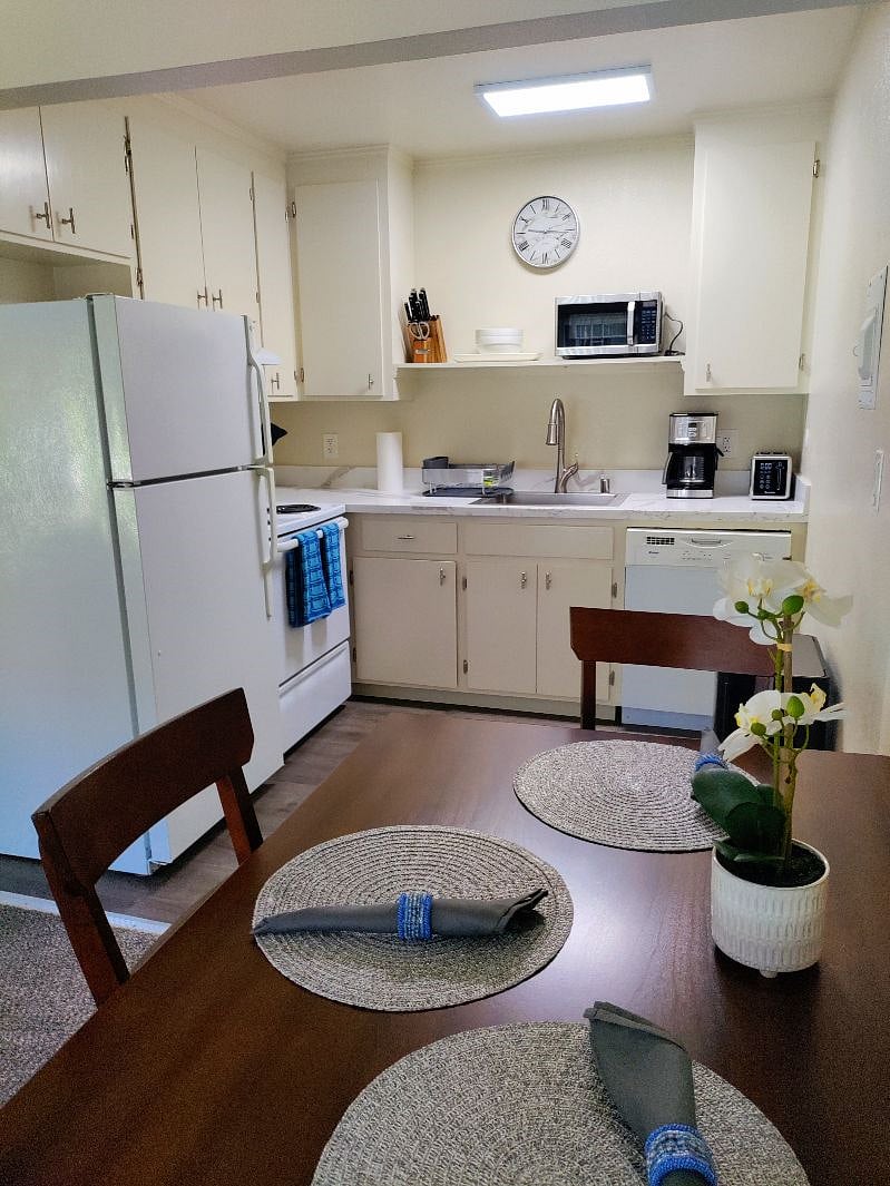 Furnished Finder property 578026_1 photo 11