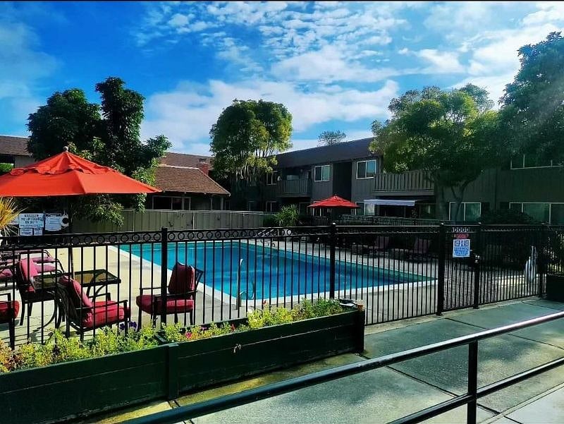 Furnished Finder property 578026_1 photo 1