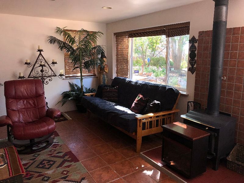 Furnished Finder property 578176_1 photo 2