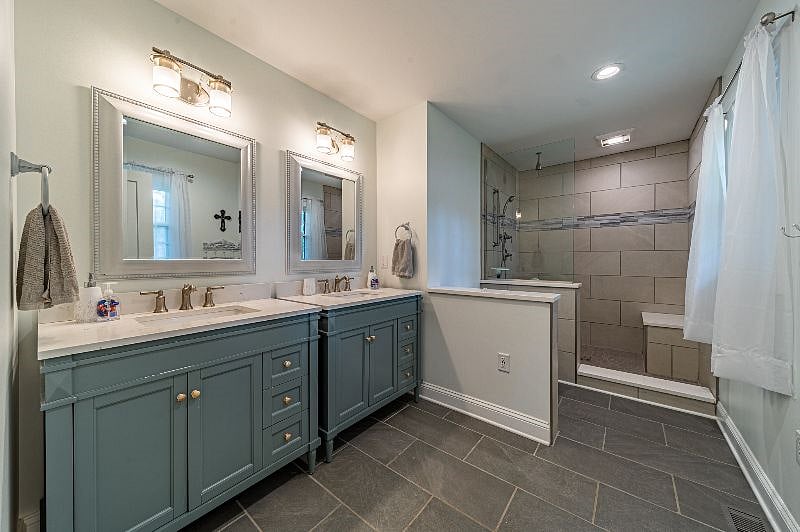 Master Bath ensuite