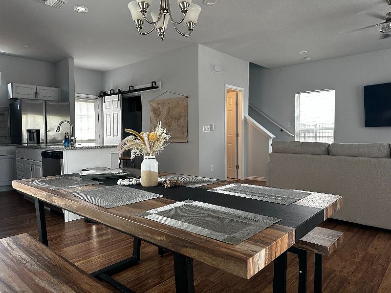 Furnished Finder property 578279_1 photo 3