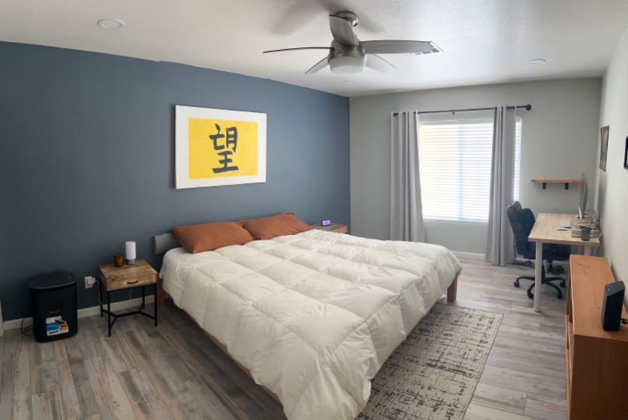 Master bedroom. King Size bed. 