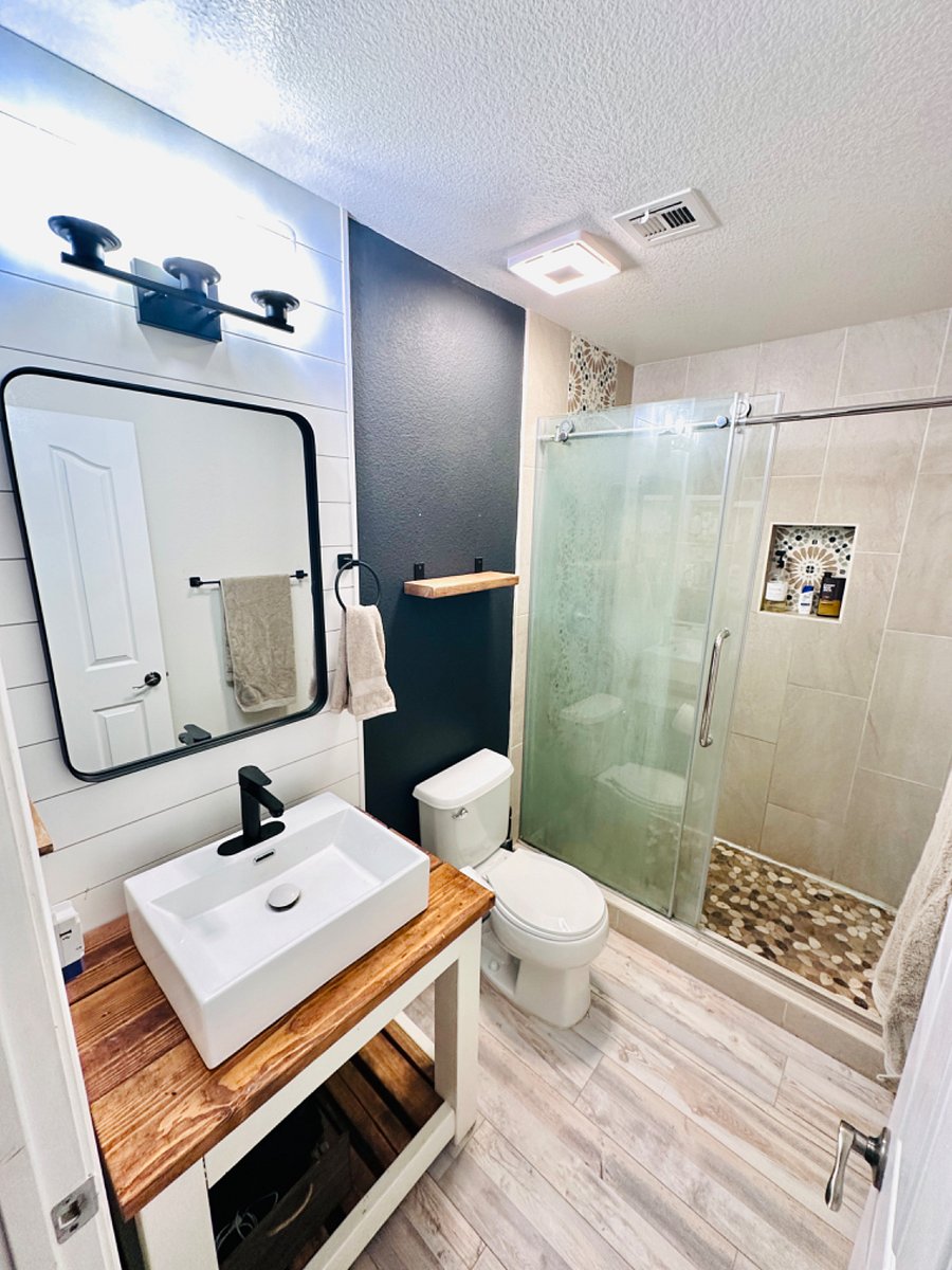 Master bathroom.