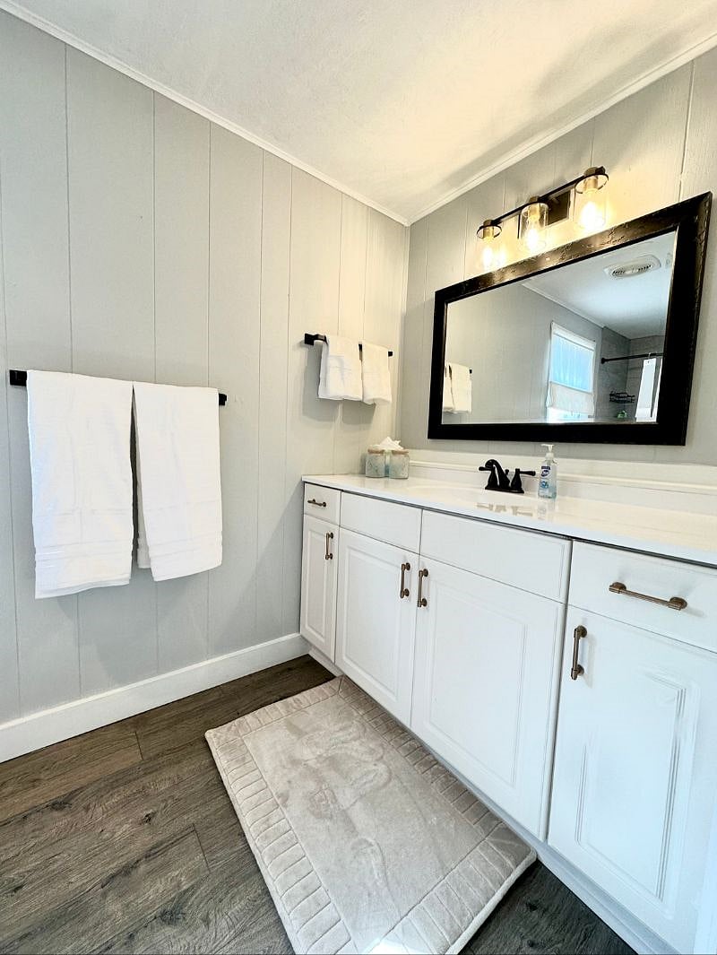 Bathroom (Full)