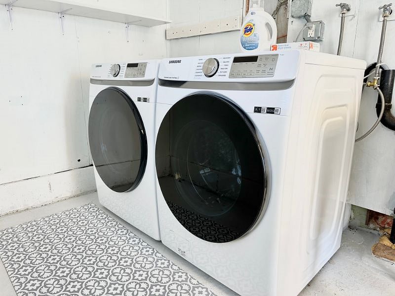 Auxiliary Room (Washer and Dryer)