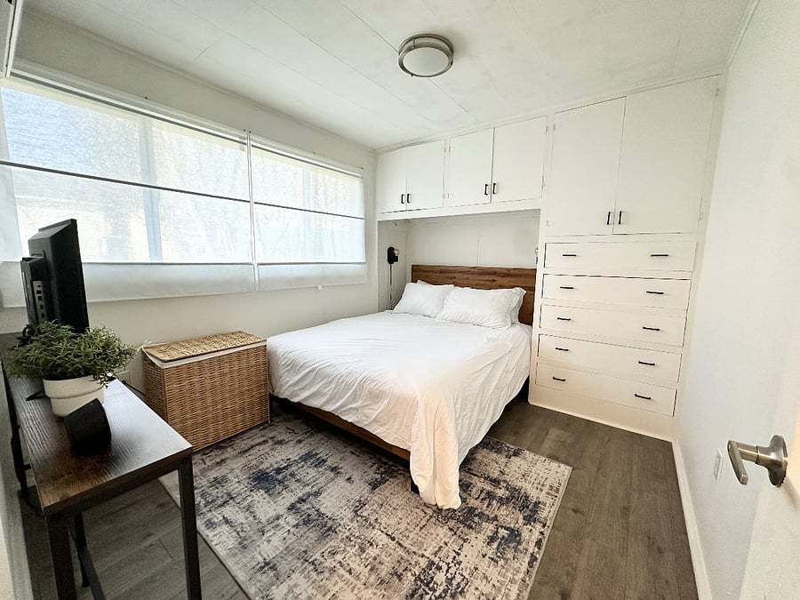 Bedroom 2 (Queen)
