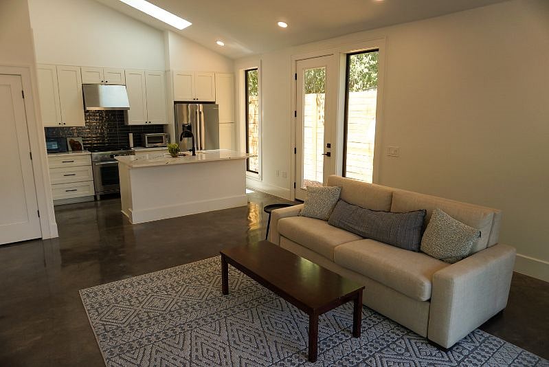 Furnished Finder property 578433_1 photo 3