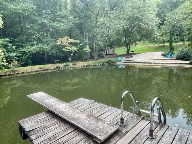 Great dock for swimming and fishing.