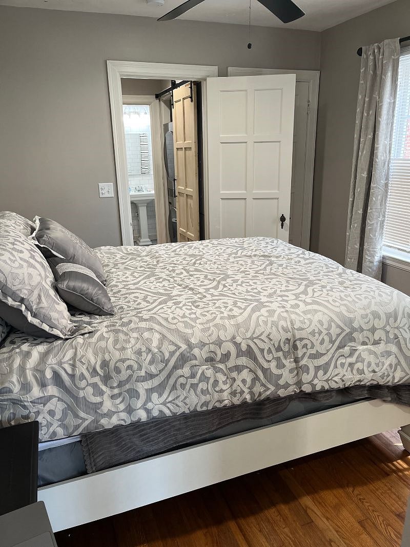 queen size bed