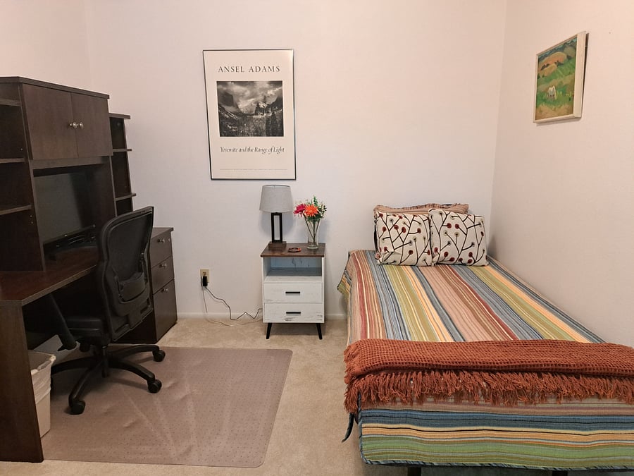 Bedroom 3 with work area/desk (Single extralong daybed)