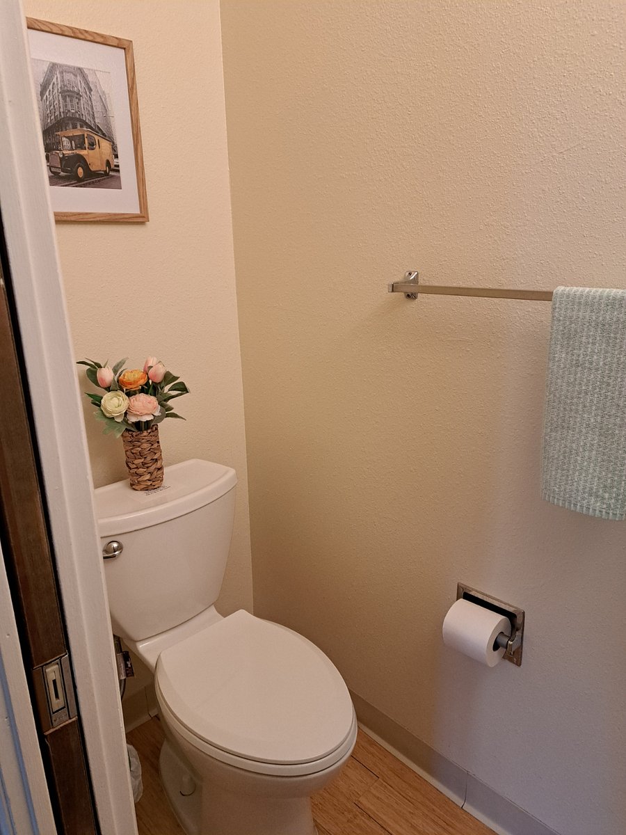 Lower level 1.2 bath attached to laundry room