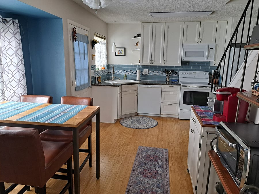 Kitchen/Dining with back door to Patio