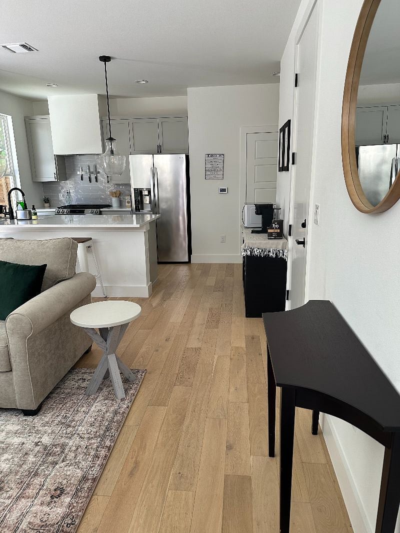 Furnished Finder property 578618_1 photo 3