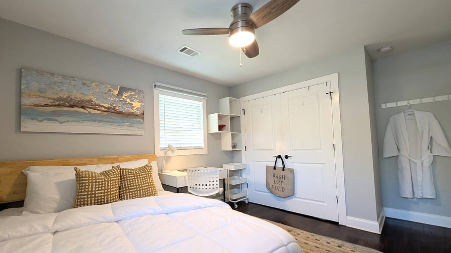 Medium Room