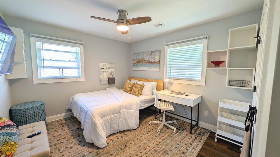 Medium Room