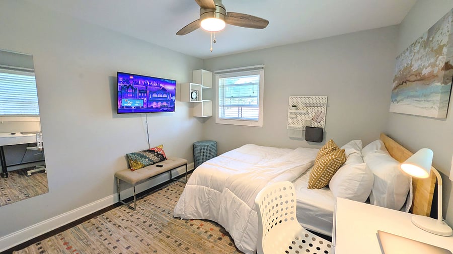 Medium Room