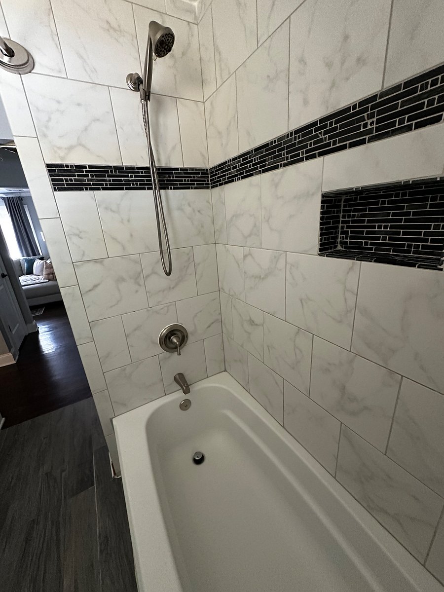 Shared bathroom for Large and Medium Bedrooms