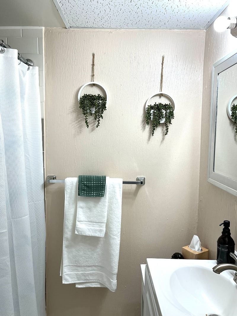 Bathroom w/ basic starter toiletries
