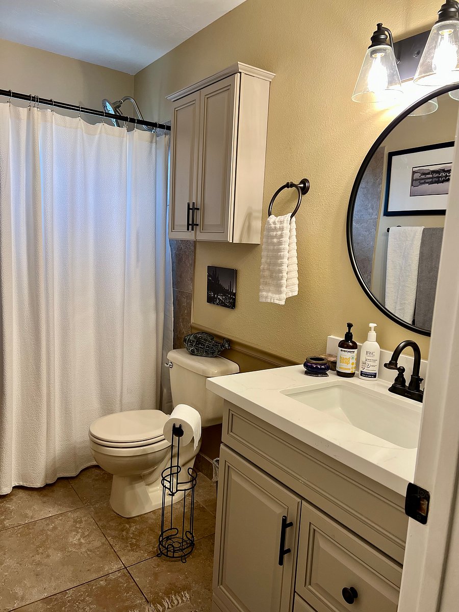 Your private bathroom!!