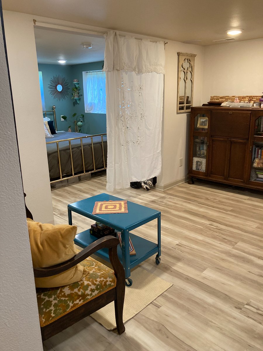 Living room is in the southeast corner
