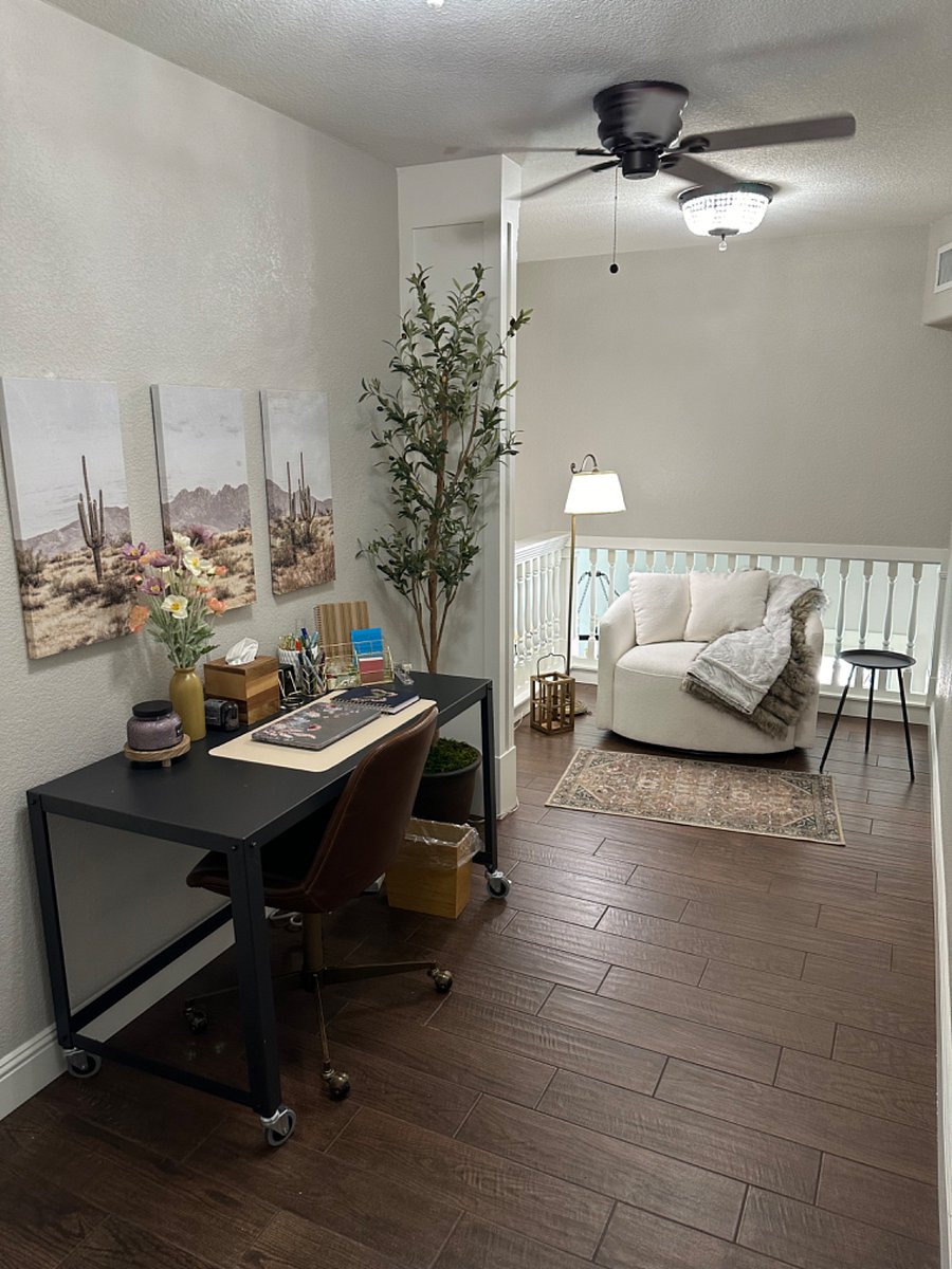 Office/reading nook/study space