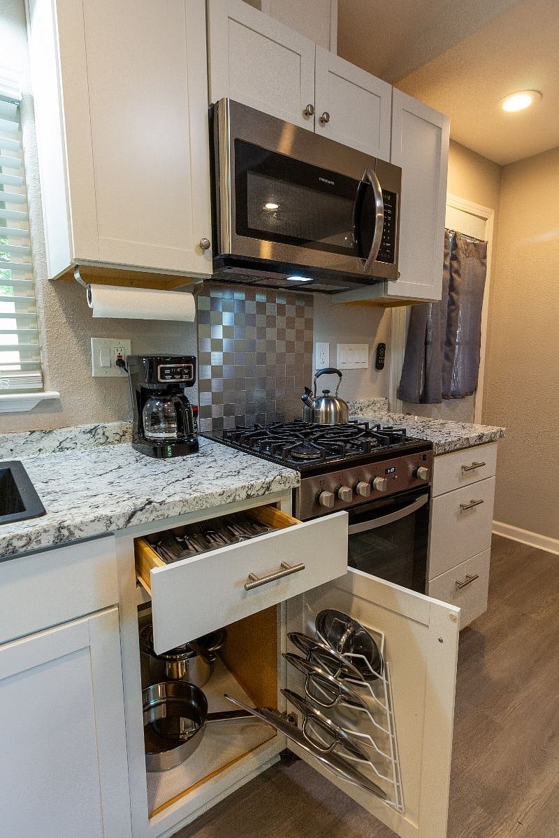 Furnished Finder property 578981_1 photo 4