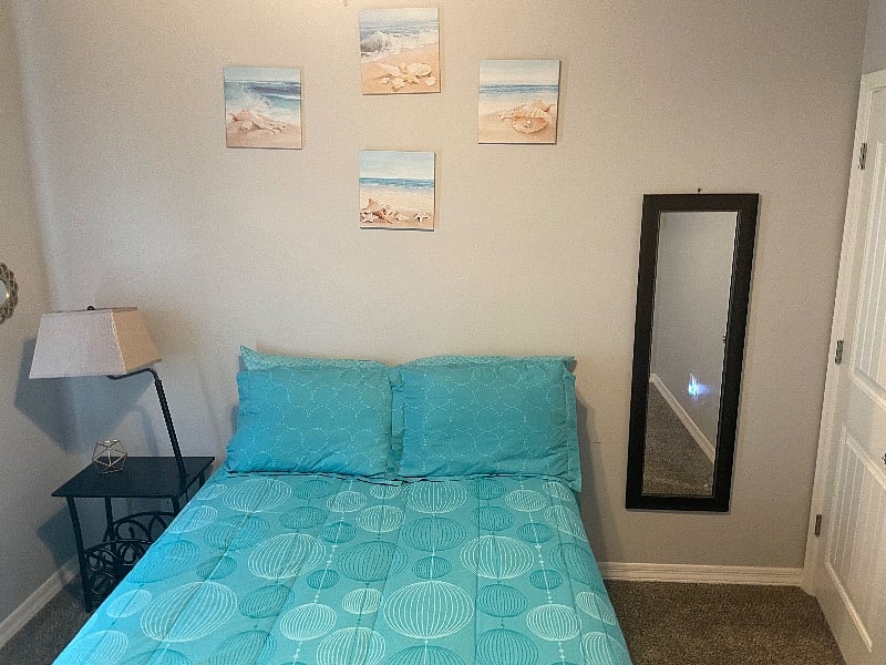 Guest bedroom