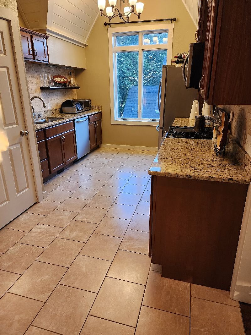 Furnished Finder property 579128_1 photo 3