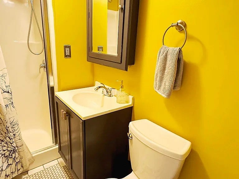 Apt FLR 1 - Bathroom Take 2