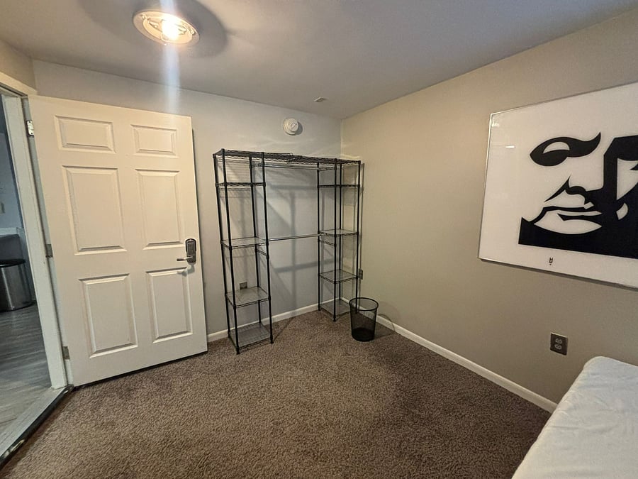 Apt FLR 2 - Room 2D