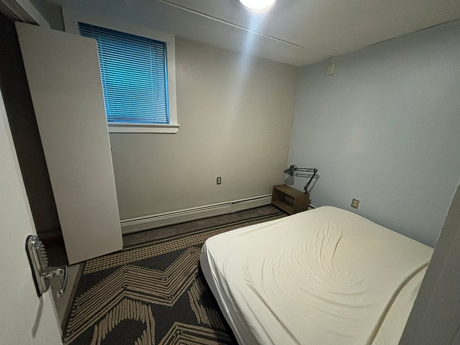 Apt FLR 2 - Room 2C