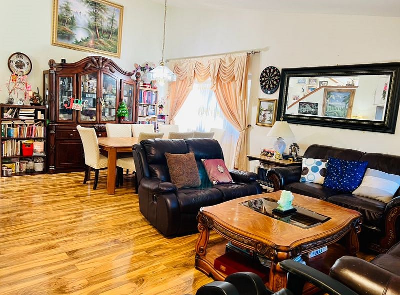 Furnished Finder property 579161_1 photo 10