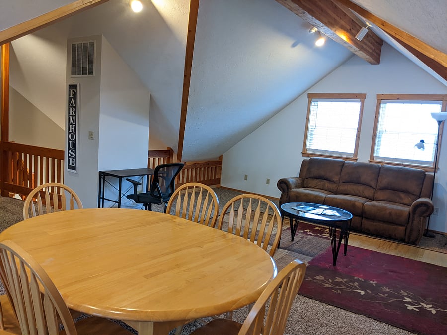 Spacious upstairs livingroom loft.