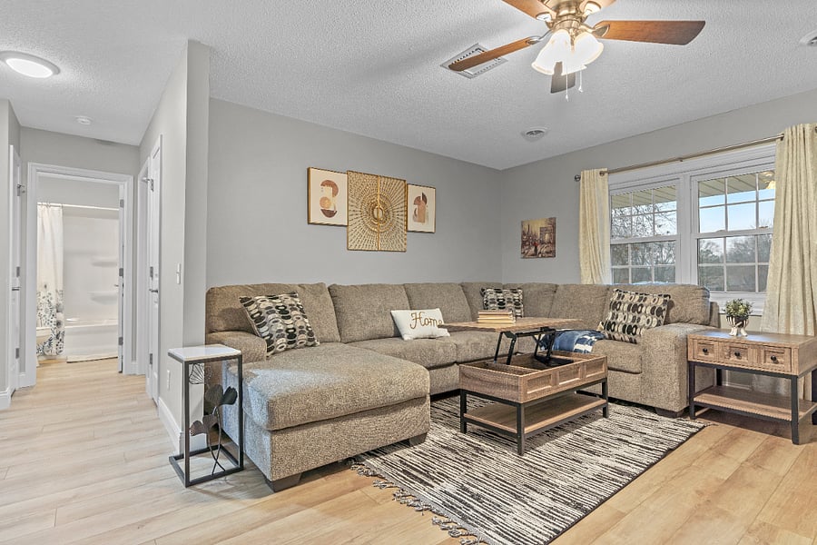 Furnished Finder property 579456_3 photo 5