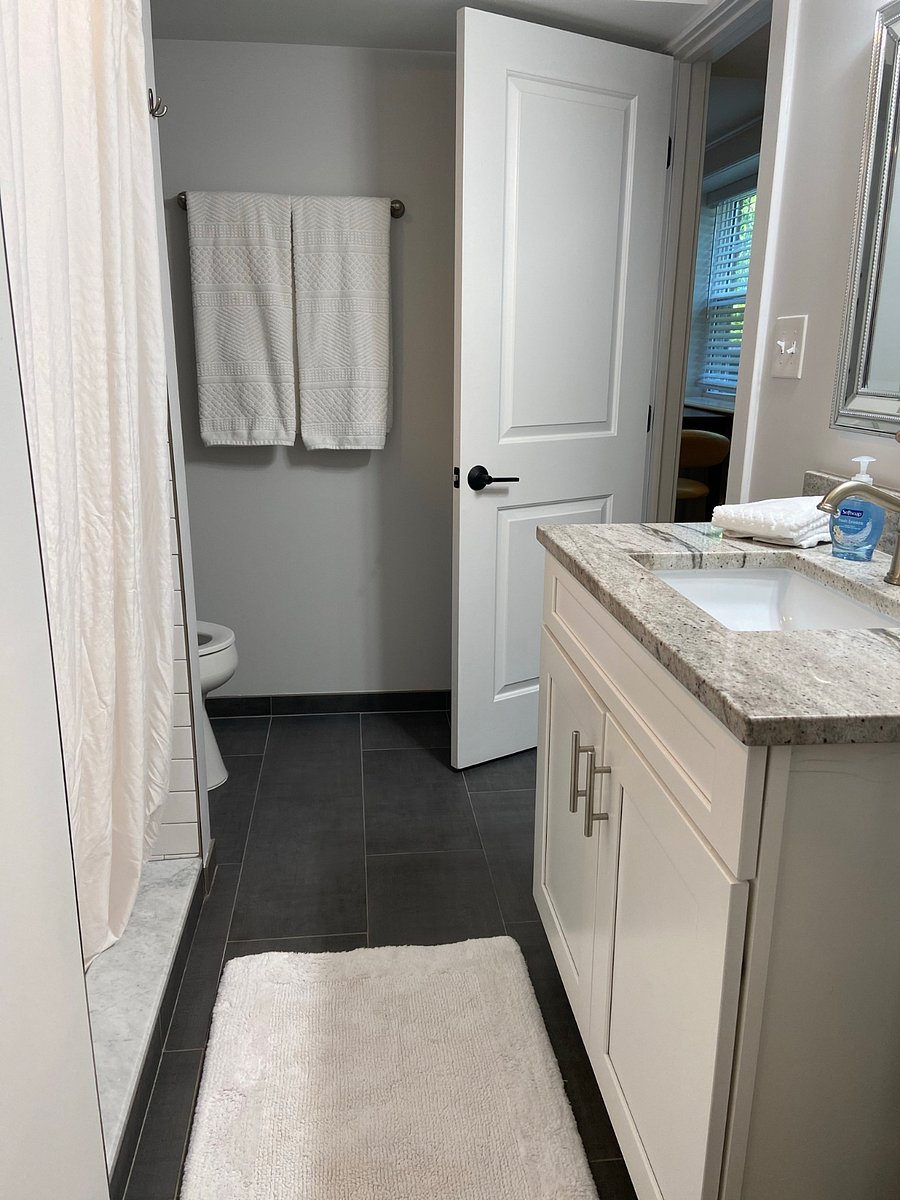 Bathroom with Heated Tile Floor.