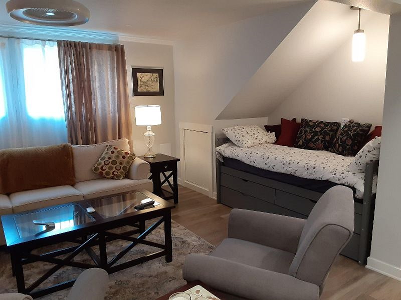 Captains nook with memory foam mattress and storage. Cozy place to read, relax and enjoy the gas fireplace.