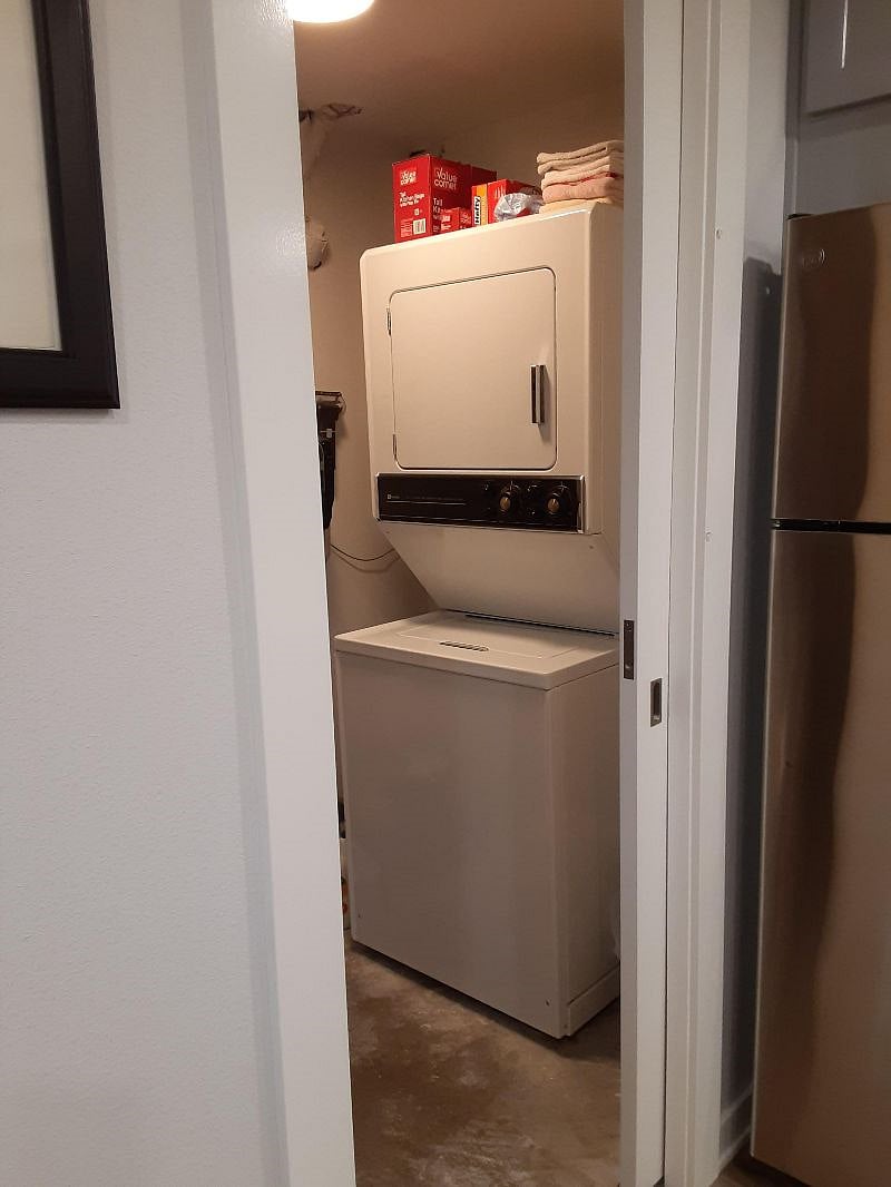 Washer/Dryer in laundry room off kitchen.
