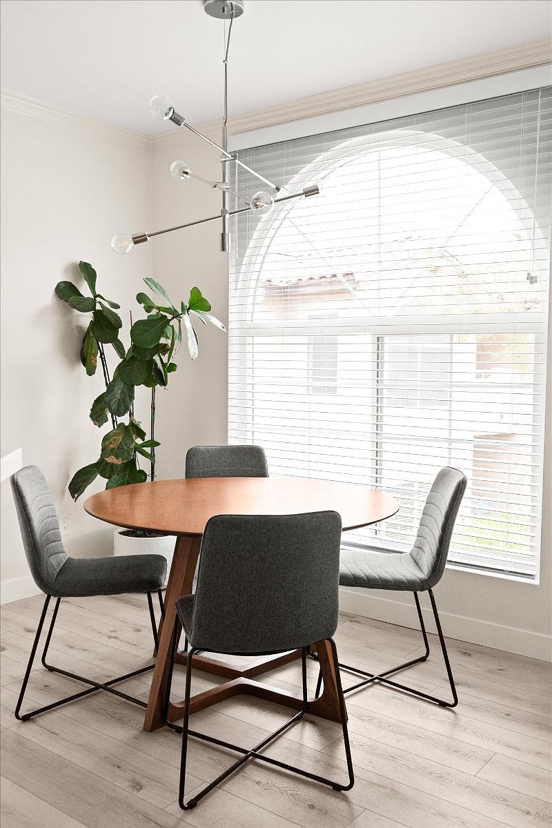 Eat-In Kitchen