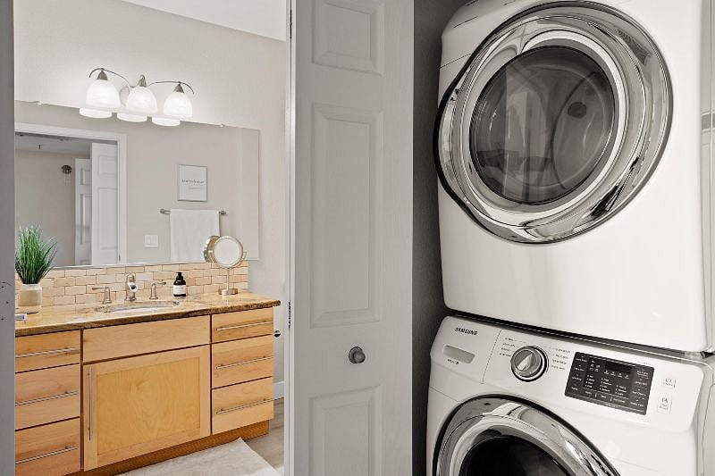 Samsung Full Size Washer and Dryer