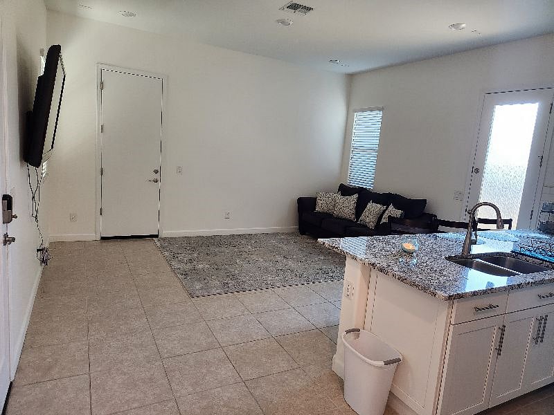 Furnished Finder property 579600_1 photo 5