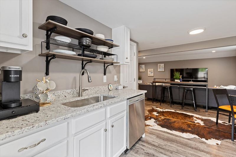 Furnished Finder property 579700_1 photo 15
