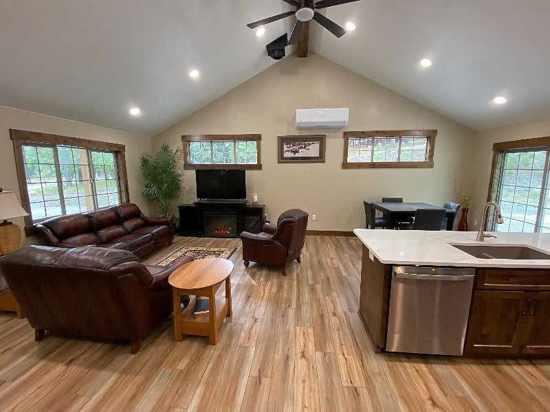 Furnished Finder property 579915_1 photo 2