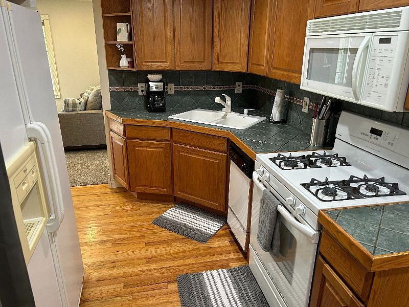 Furnished Finder property 579966_1 photo 4