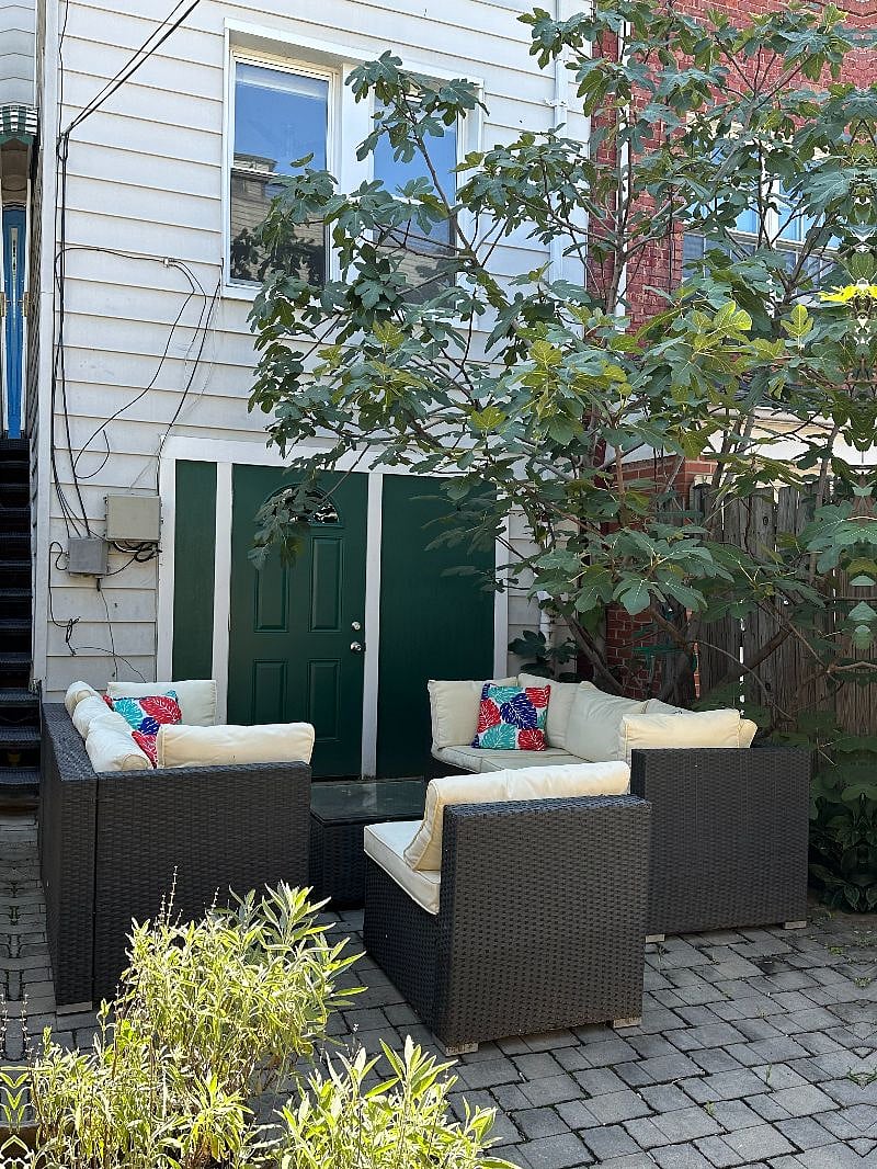 Furnished Finder property 580000_1 photo 3
