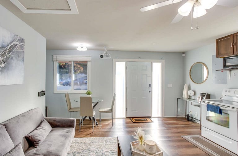 Furnished Finder property 580009_1 photo 3