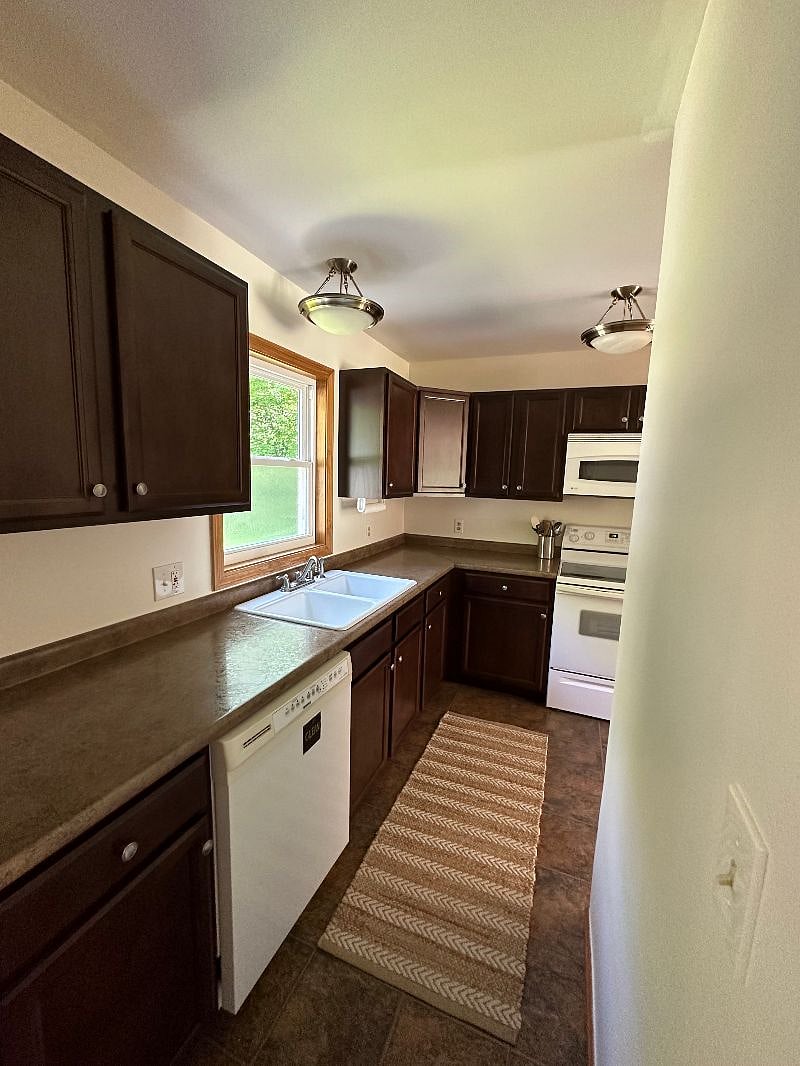 Furnished Finder property 580028_1 photo 4